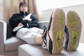 美女挠脚心tk - C999