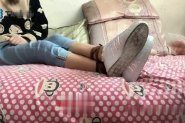 研妹白袜挠脚心 - D177